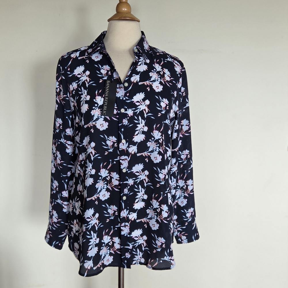 Banana Republic NWT Floral Navy Women's Button Up Blouse Medium